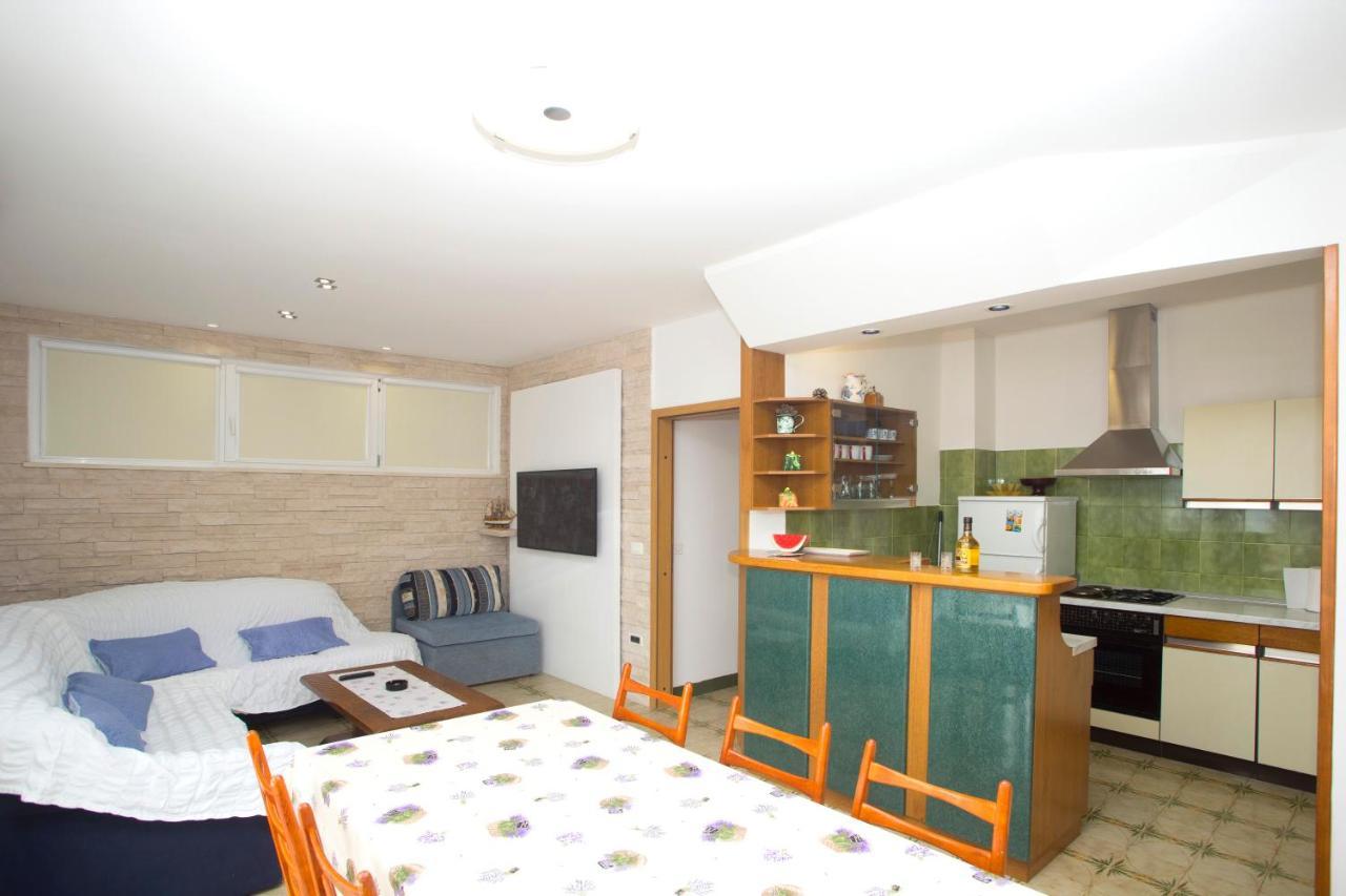 Apartment Damir Postira Εξωτερικό φωτογραφία